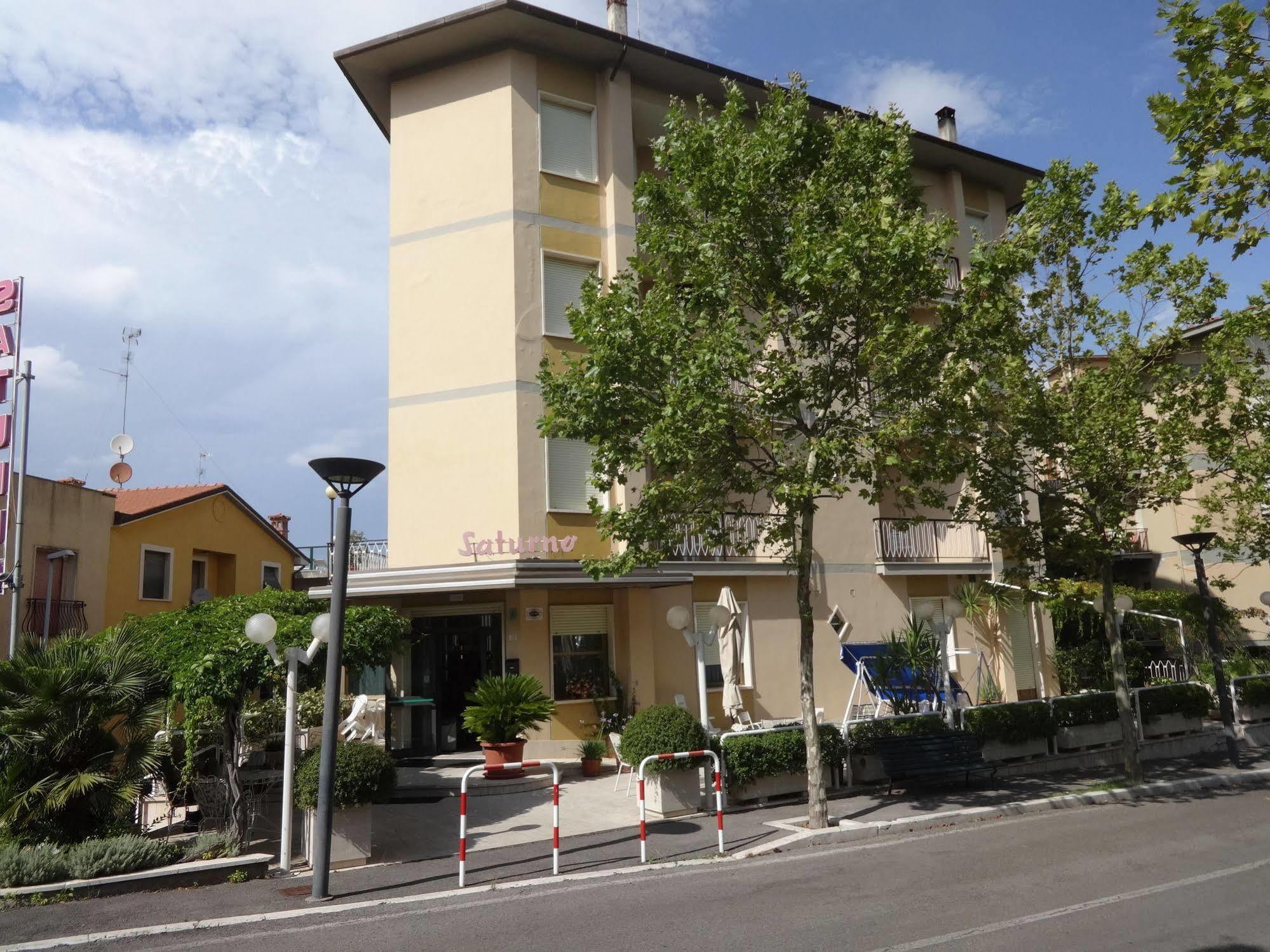 Hotel Saturno 基安奇安诺泰尔梅 外观 照片