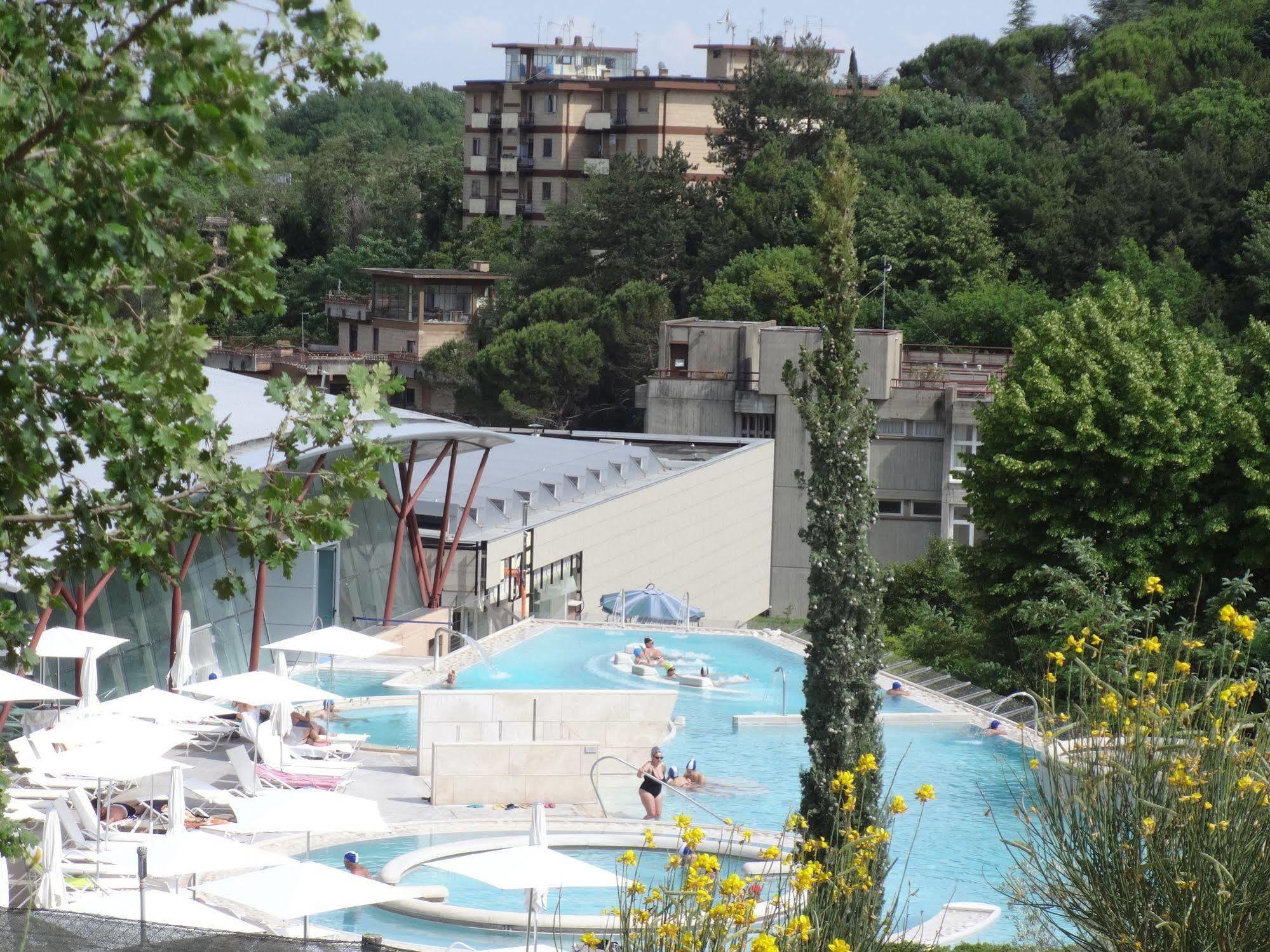 Hotel Saturno 基安奇安诺泰尔梅 外观 照片